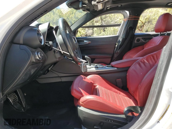 2022 Alfa Romeo Giulia Veloce с VIN ZARFAMBNXN7664866, выставлен на аукционе Copart как лот 55639185 с пробегом Не указан миль и Списание • Salvage title. История ставок и продаж доступна на DreamBid. Изображение 7.