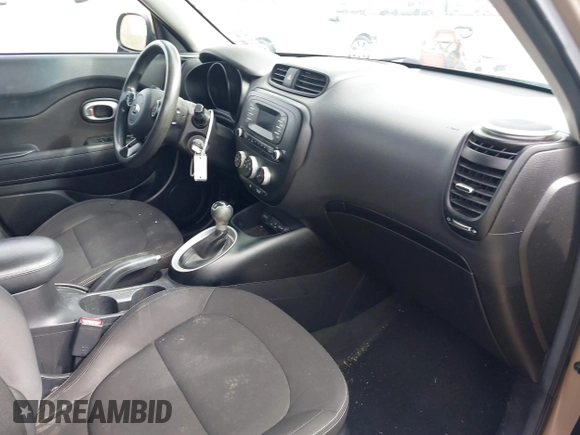 2014 Kia Soul with VIN KNDJN2A24E7110811, listed as a IAAI auction lot 41727977 with 149,707 mi miles. Bid and sale history available at carsss.com. Image 5.