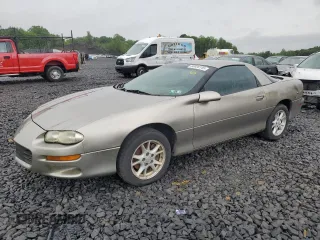 2001 Chevrolet Camaro z VIN 2G1FP22K212104627, wystawiony jako Copart lot #60028145 z przebiegiem Nie podano mil oraz Czysty tytuł • Clean title. Historia ofert i sprzedaży dostępna na DreamBid. Obrazek 1.