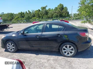 2011 Mazda 3 i Touring z VIN JM1BL1VG3B1398409, wystawiony jako IAAI lot #42281126 z przebiegiem 134 001 mil mil oraz . Historia ofert i sprzedaży dostępna na DreamBid. Obrazek 14.