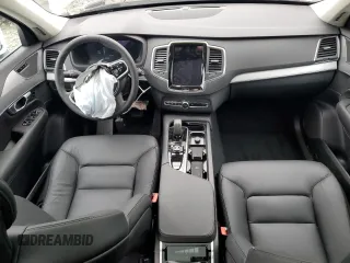 2025 Volvo XC90 Core с VIN YV4M12PJ1S1338770, выставлен на аукционе Copart как лот 44923915 с пробегом 823 миль миль и Чистый • Clean title. История ставок и продаж доступна на DreamBid. Изображение 8.