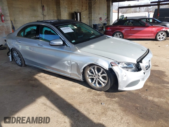 2016 Mercedes-Benz C 300 z VIN 55SWF4JB5GU176844, wystawiony jako IAAI lot #42049446 z przebiegiem 63 801 mil mil oraz . Historia ofert i sprzedaży dostępna na DreamBid. Obrazek 1.