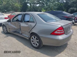 2007 Mercedes-Benz C 280 Luxury с VIN WDBRF92H77F907086, выставлен на аукционе IAAI как лот 42615911 с пробегом 215 496 миль миль и . История ставок и продаж доступна на DreamBid. Изображение 14.