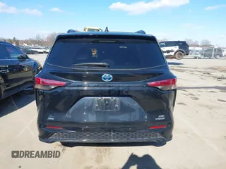2024 Toyota Sienna XSE with VIN 5TDXSKFC1RS138680, listed as a IAAI auction lot 41640585 with 46,536 mi miles. Bid and sale history available at carsss.com. Image 17.