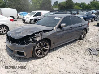 2020 BMW 5 Series M550i xDrive z VIN WBAJS7C08LCD82431, wystawiony jako Copart lot #59518835 z przebiegiem 33 184 mil mil oraz Szkoda całkowita • Salvage title. Historia ofert i sprzedaży dostępna na DreamBid. Obrazek 1.