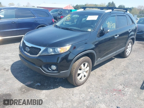 2013 Kia Sorento LX with VIN 5XYKTDA67DG375524, listed as a IAAI auction lot 41824511 with 175,604 mi miles. Bid and sale history available at carsss.com. Image 2.