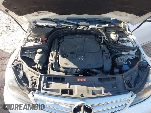 2013 Mercedes-Benz C 300 Sport z VIN WDDGF8AB1DR270633, wystawiony jako IAAI lot #41327883 z przebiegiem 151 021 mil mil oraz . Historia ofert i sprzedaży dostępna na DreamBid. Obrazek 10.