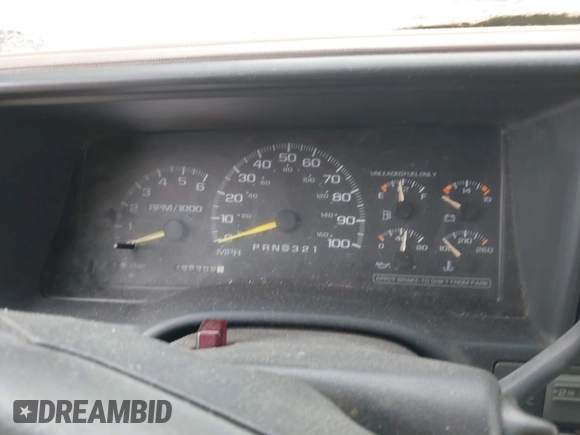1997 GMC Yukon with VIN 1GKEK13R2VJ739795, listed as a IAAI auction lot 42011678 with 185,306 mi miles. Bid and sale history available at carsss.com. Image 7.