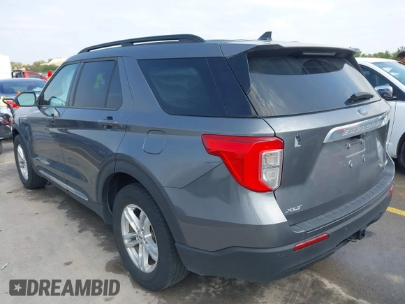 2022 Ford Explorer XLT with VIN 1FMSK8DH3NGC02519, listed as a IAAI auction lot 41900706 with 28,840 mi miles. Bid and sale history available at carsss.com. Image 3.