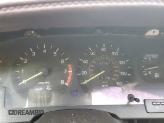 1987 Toyota Supra z VIN JT2MA70J6H0060238, wystawiony jako Copart lot #84754334 z przebiegiem 201 761 mil mil oraz Czysty tytuł • Clean title. Historia ofert i sprzedaży dostępna na DreamBid. Obrazek 9.