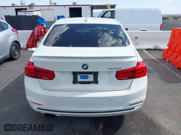 2016 BMW 3 Series 328i z VIN WBA8E9C50GK648594, wystawiony jako IAAI lot #42221766 z przebiegiem 127 590 mil mil oraz . Historia ofert i sprzedaży dostępna na DreamBid. Obrazek 16.