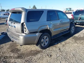 2006 Toyota 4Runner SR5 z VIN JTEBU14R660081036, wystawiony jako IAAI lot #41390193 z przebiegiem 242 999 mil mil oraz . Historia ofert i sprzedaży dostępna na DreamBid. Obrazek 4.