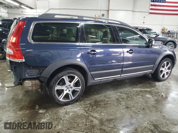 2014 Volvo XC70 T6 with VIN YV4902BZ8E1179756, listed as a Copart auction lot 44568785 with 49,016 mi miles and Salvage Title. Bid and sale history available at DreamBid. Image 3.