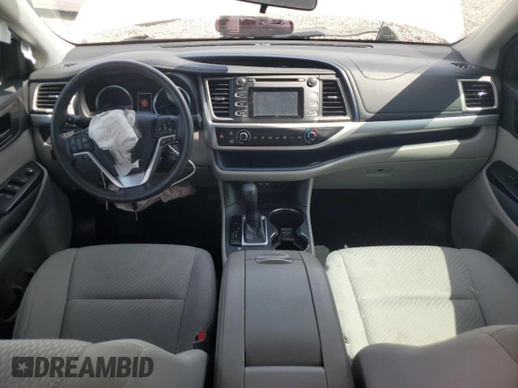2019 Toyota Highlander LE z VIN 5TDZZRFH1KS367536, wystawiony jako Copart lot #55051045 z przebiegiem 67 732 mil mil oraz Szkoda całkowita • Salvage title. Historia ofert i sprzedaży dostępna na DreamBid. Obrazek 8.