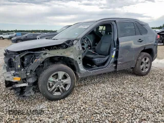 2022 Toyota RAV4 XLE with VIN 2T3W1RFV3NC207789, listed as a Copart auction lot 60106225 with 87,477 mi miles and Salvage title. Bid and sale history available at DreamBid. Image 1.