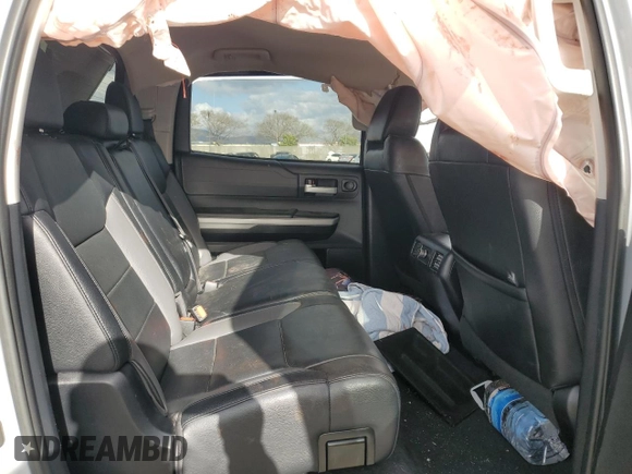2019 Toyota Tundra SR5 z VIN 5TFHY5F14KX812677, wystawiony jako Copart lot #51691455 z przebiegiem Nie podano mil oraz Szkoda całkowita • Salvage title. Historia ofert i sprzedaży dostępna na DreamBid. Obrazek 10.