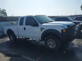 2008 Ford Super Duty F-250 SRW XL with VIN 1FTSX21R08EE25570, listed as a IAAI auction lot 41602856 with 113,322 mi miles. Bid and sale history available at carsss.com. Image 13.