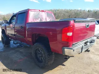 2007 Chevrolet Silverado 1500 LS with VIN 2GCEK13C671589369, listed as a IAAI auction lot 41894280 with 226,687 mi miles. Bid and sale history available at carsss.com. Image 3.