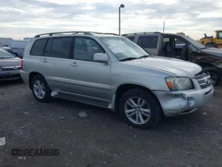 2006 Toyota Highlander z VIN JTEEW21A160011438, wystawiony jako IAAI lot #40377313 z przebiegiem 211 682 mil mil oraz . Historia ofert i sprzedaży dostępna na DreamBid. Obrazek 1.
