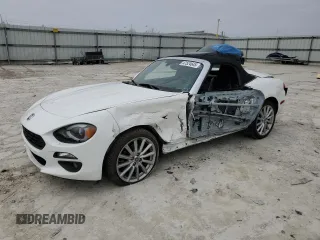 2020 FIAT 124 Spider Lusso z VIN JC1NFAEK1L0144470, wystawiony jako Copart lot #47524645 z przebiegiem 30 831 mil mil oraz Szkoda całkowita • Salvage title. Historia ofert i sprzedaży dostępna na DreamBid. Obrazek 1.