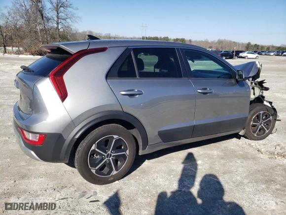 2023 Kia Niro LX with VIN KNDCP3LE0P5065607, listed as a Copart auction lot 88948275 with 60,806 mi miles and Salvage Title. Bid and sale history available at carsss.com. Image 3.