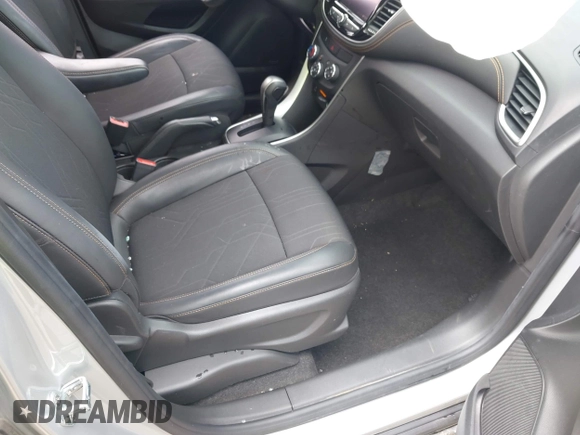 2021 Chevrolet Trax LT with VIN KL7CJPSM5MB364683, listed as a IAAI auction lot 42613395 with 48,047 mi miles and . Bid and sale history available at DreamBid. Image 5.
