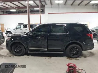 2018 Ford Explorer XLT with VIN 1FM5K8DH5JGB13221, listed as a IAAI auction lot 41458449 with Not Provided miles and . Bid and sale history available at DreamBid. Image 14.