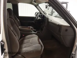 2004 GMC Sierra 1500 SLT with VIN 1GTEK19T34E320179, listed as a IAAI auction lot 41601727 with 303,523 mi miles. Bid and sale history available at carsss.com. Image 5.