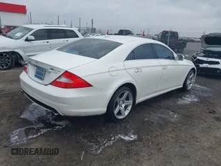 2009 Mercedes-Benz CLS-Class 5.5L with VIN WDDDJ72X79A140979, listed as a IAAI auction lot 41802317 with 195,968 mi miles. Bid and sale history available at carsss.com. Image 4.