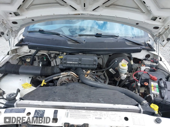 1998 Dodge 2500 z VIN 3B7KC26Z1WM267154, wystawiony jako IAAI lot #42206886 z przebiegiem 120 336 mil mil oraz . Historia ofert i sprzedaży dostępna na DreamBid. Obrazek 10.