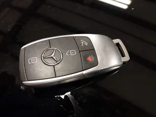 2020 Mercedes-Benz GLC 300 z VIN WDC0G8EB9LF686846, wystawiony jako IAAI lot #41371940 z przebiegiem 64 188 mil mil oraz . Historia ofert i sprzedaży dostępna na DreamBid. Obrazek 11.