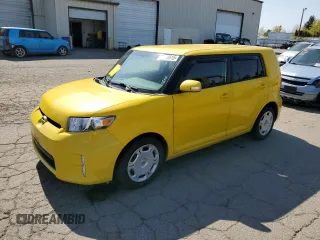 2014 Scion xB z VIN JTLZE4FE4EJ057441, wystawiony jako Copart lot #53460515 z przebiegiem 240 516 mil mil oraz Szkody całkowita. Historia ofert i sprzedaży dostępna na DreamBid. Obrazek 1.