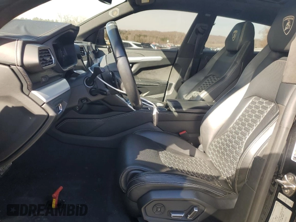 2019 Lamborghini Urus z VIN ZPBUA1ZL4KLA01017, wystawiony jako Copart lot #45752215 z przebiegiem 64 119 mil mil oraz Tytuł czysty. Historia ofert i sprzedaży dostępna na DreamBid. Obrazek 7.