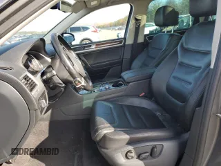 2015 Volkswagen Touareg Sport with VIN WVGEF9BP9FD007657, listed as a Copart auction lot 49432045 with 61,668 mi miles and Salvage title. Bid and sale history available at DreamBid. Image 7.