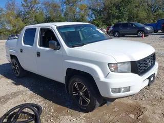 2012 Honda Ridgeline Sport with VIN 5FPYK1F77CB454024, listed as a IAAI auction lot 40587631 with 118,200 mi miles. Bid and sale history available at carsss.com. Image 1.