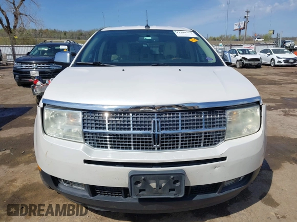 2010 Lincoln MKX with VIN 2LMDJ6JC7ABJ13051, listed as a IAAI auction lot 41888270 with 153,132 mi miles. Bid and sale history available at carsss.com. Image 12.