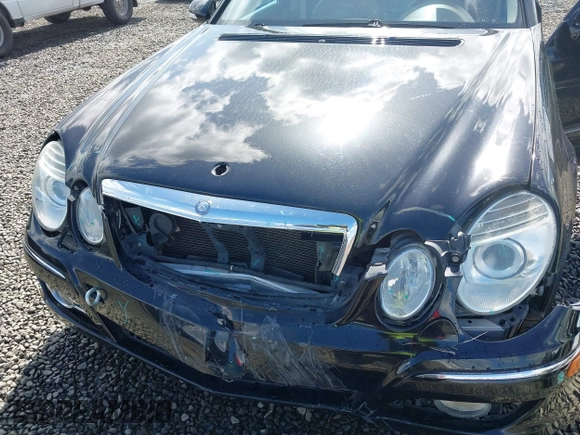 2008 Mercedes-Benz E 350 Luxury with VIN WDBUF56X18B199219, listed as a IAAI auction lot 41933574 with 132,199 mi miles and . Bid and sale history available at carsss.com. Image 6.