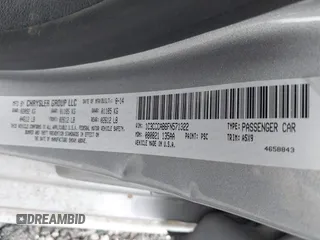 2015 Chrysler 200 Limited with VIN 1C3CCCAB6FN571322, listed as a IAAI auction lot 41929946 with 178,348 mi miles. Bid and sale history available at carsss.com. Image 9.
