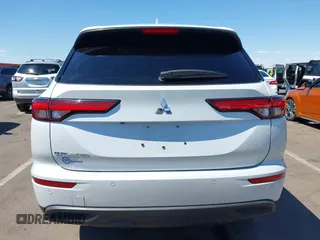 2023 Mitsubishi Outlander ES z VIN JA4J3TA89PZ021852, wystawiony jako IAAI lot #42216369 z przebiegiem 23 321 mil mil oraz . Historia ofert i sprzedaży dostępna na DreamBid. Obrazek 17.