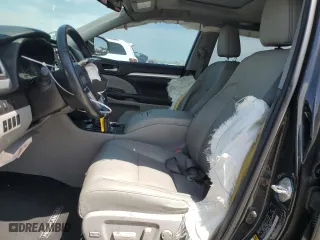 2018 Toyota Highlander SE with VIN 5TDJZRFH3JS839344, listed as a Copart auction lot 53492575 with 71,431 mi miles and Salvage Title. Bid and sale history available at carsss.com. Image 7.