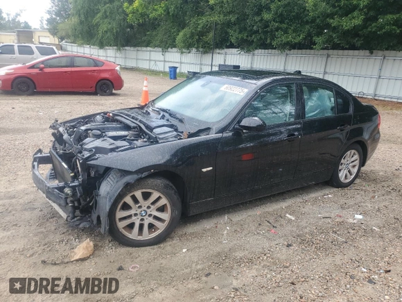 2007 BMW 3 Series 328xi with VIN WBAVC93547KX52045, listed as a Copart auction lot 60922775 with 136,686 mi miles and Clean title. Bid and sale history available at DreamBid. Image 1.