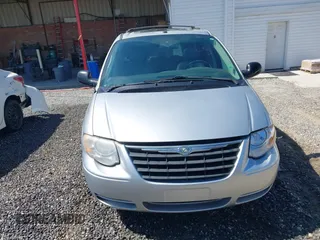 2006 Chrysler Town & Country Touring with VIN 2A4GP54L36R820920, listed as a IAAI auction lot 42335161 with 205,432 mi miles and . Bid and sale history available at DreamBid. Image 12.