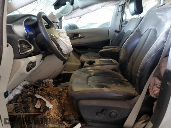 2023 Chrysler Pacifica Touring L z VIN 2C4RC1BG5PR532391, wystawiony jako Copart lot #52255425 z przebiegiem 49 069 mil mil oraz Nie do naprawy • Non repairable. Historia ofert i sprzedaży dostępna na DreamBid. Obrazek 7.