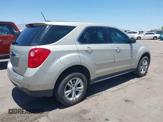 2015 Chevrolet Equinox LS z VIN 2GNALAEK8F6370308, wystawiony jako IAAI lot #42533032 z przebiegiem 104 740 mil mil oraz . Historia ofert i sprzedaży dostępna na DreamBid. Obrazek 4.