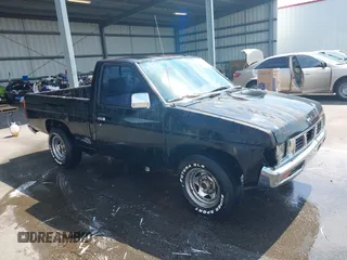 1996 Nissan Frontier XE z VIN 1N6SD11S2TC364228, wystawiony jako IAAI lot #42259275 z przebiegiem 240 409 mil mil oraz . Historia ofert i sprzedaży dostępna na DreamBid. Obrazek 1.