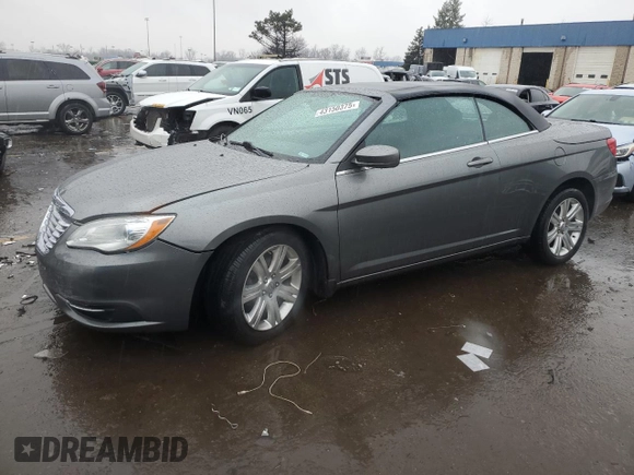 2011 Chrysler 200 Touring z VIN 1C3BC2EG1BN614034, wystawiony jako Copart lot #43150375 z przebiegiem 84 390 mil mil oraz Szkoda całkowita • Salvage title. Historia ofert i sprzedaży dostępna na DreamBid. Obrazek 1.