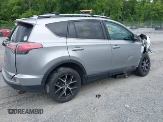 2017 Toyota RAV4 SE z VIN 2T3JFREV7HW568488, wystawiony jako IAAI lot #42492906 z przebiegiem 182 463 mil mil oraz . Historia ofert i sprzedaży dostępna na DreamBid. Obrazek 4.