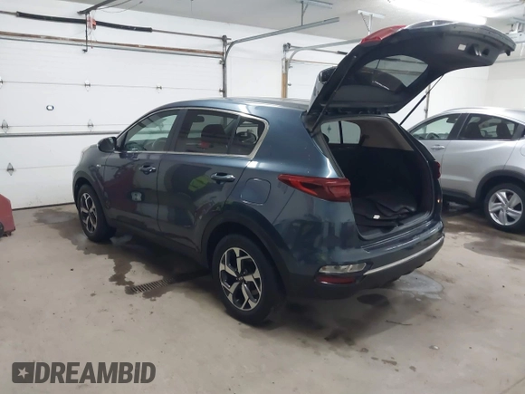 2020 Kia Sportage LX with VIN KNDPMCAC0L7761684, listed as a IAAI auction lot 41148380 with 39,265 mi miles. Bid and sale history available at carsss.com. Image 3.