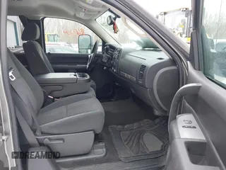 2007 Chevrolet Silverado 1500 with VIN 1GCFK19Y67Z508465, listed as a IAAI auction lot 41615109 with 148,381 mi miles and . Bid and sale history available at DreamBid. Image 5.