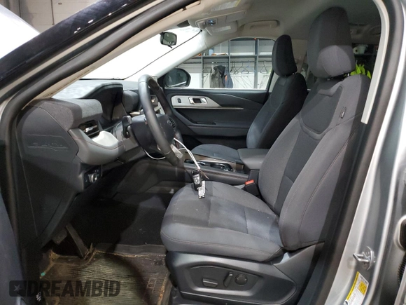 2025 Ford Explorer Active z VIN 1FMUK8DH2SGA43142, wystawiony jako Copart lot #87353534 z przebiegiem 8 355 mil mil oraz Szkoda całkowita • Salvage title. Historia ofert i sprzedaży dostępna na DreamBid. Obrazek 7.